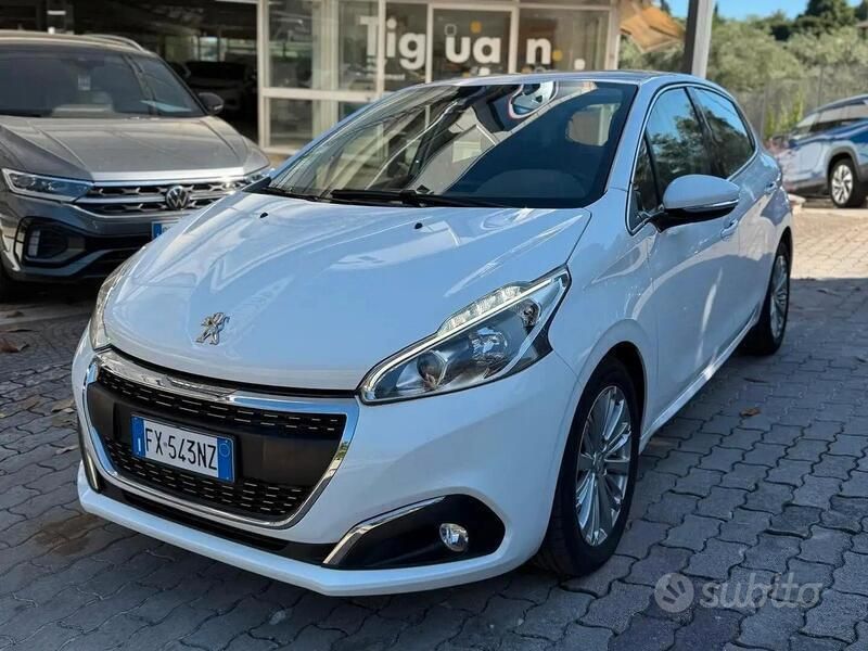 Bianco Usata 2019 Peugeot 208 Allure Due volumi | 13.900 € (Cara) - Immagine 1/4