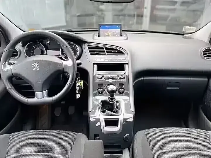 Usata Peugeot 5008 112 CV (82 kW) 2011 Giallo Monovolume