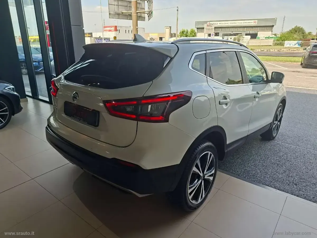 Usata Nissan Qashqai N-Connecta 116 CV (85 kW) 2020 Bianco SUV