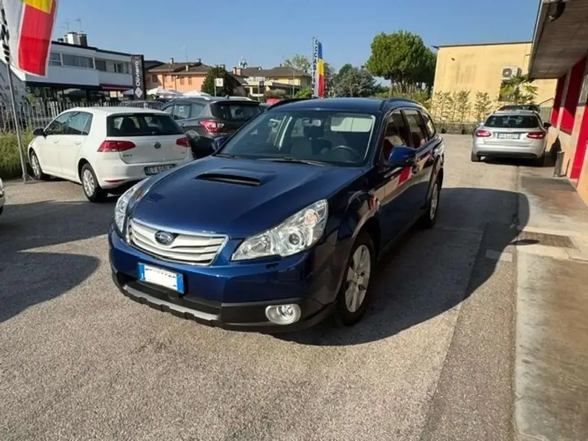 Usata Subaru Outback Trend 150 CV (110 kW) 2013 Blu/azzurro Station wagon