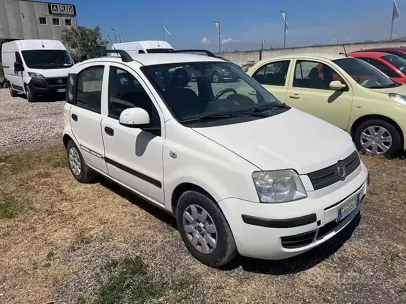 Usata Fiat Panda Active 69 CV (50 kW) 2011 Bianco Utilitaria