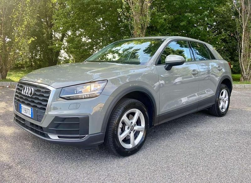 Grigio quantum Usata 2019 Audi Q2 Business SUV | 15.500 € (Ottimo prezzo) - Immagine 1/4