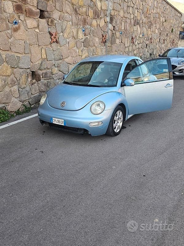 Usata VW New Beetle 105 CV (77 kW) 2004 Blu Utilitaria