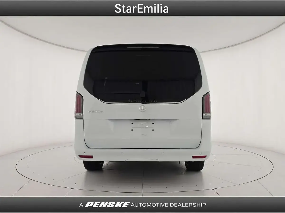 Nuova Mercedes V300 Exclusive 237 CV (174 kW) 2026 Bianco Monovolume