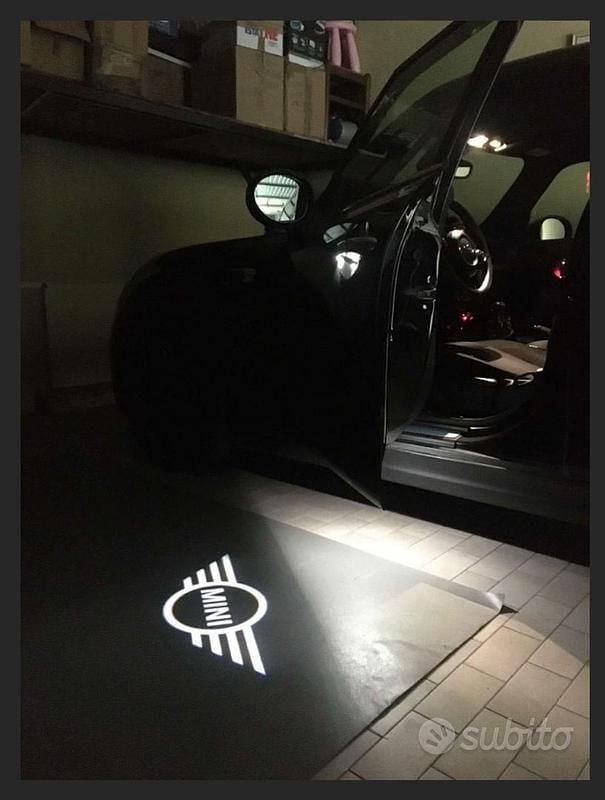 Usata Mini Cooper D Hype 117 CV (86 kW) 2018 Nero Utilitaria