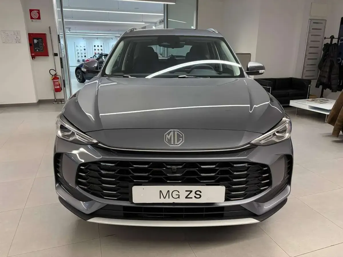 Nuova MG ZS Comfort 197 CV (144 kW) 2026 Gray SUV