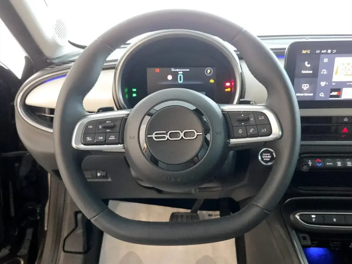 Usata Fiat 600 La Prima 110 CV (80 kW) 2025 Nero SUV