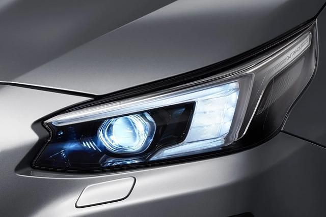 Usata Subaru Outback Premium 169 CV (124 kW) 2024 Argento SUV