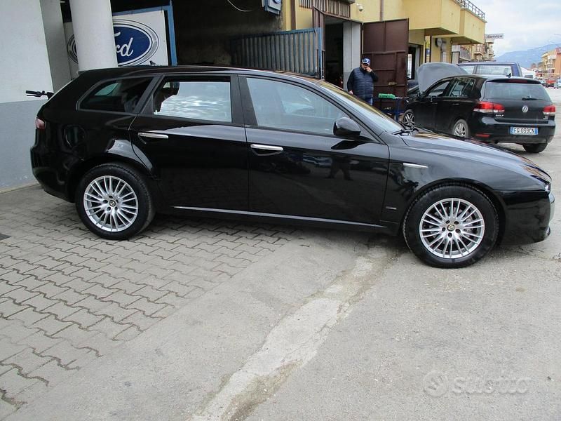 Begagnad Alfa Romeo 159 Progression 170 HK (125 kW) 2010 Grå Kombi