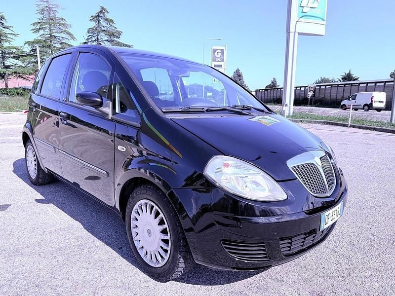 Usata Lancia Musa 69 CV (50 kW) 2007 Nero Monovolume