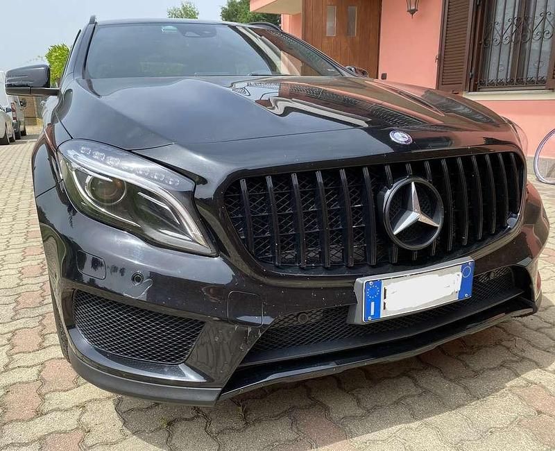 Usata Mercedes GLA220 177 CV (130 kW) 2016 SUV