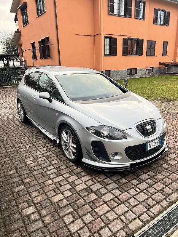 Usata Seat Leon CUPRA 241 CV (177 kW) 2009 Utilitaria