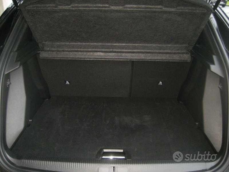 Usata Peugeot 2008 Allure 101 CV (74 kW) 2023 Nero metallizzato SUV