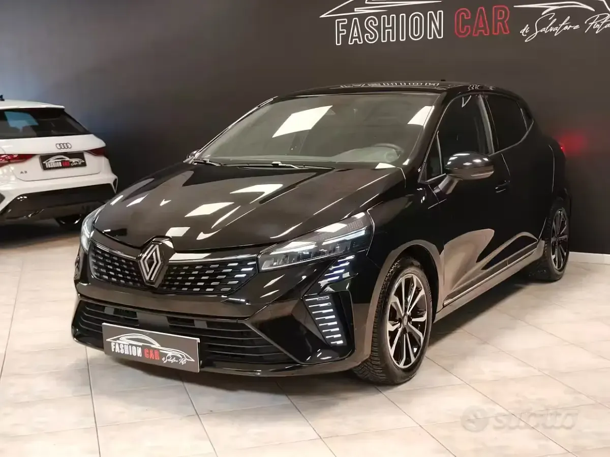 Usata Renault Clio Techno 91 CV (66 kW) 2025 Nero Utilitaria