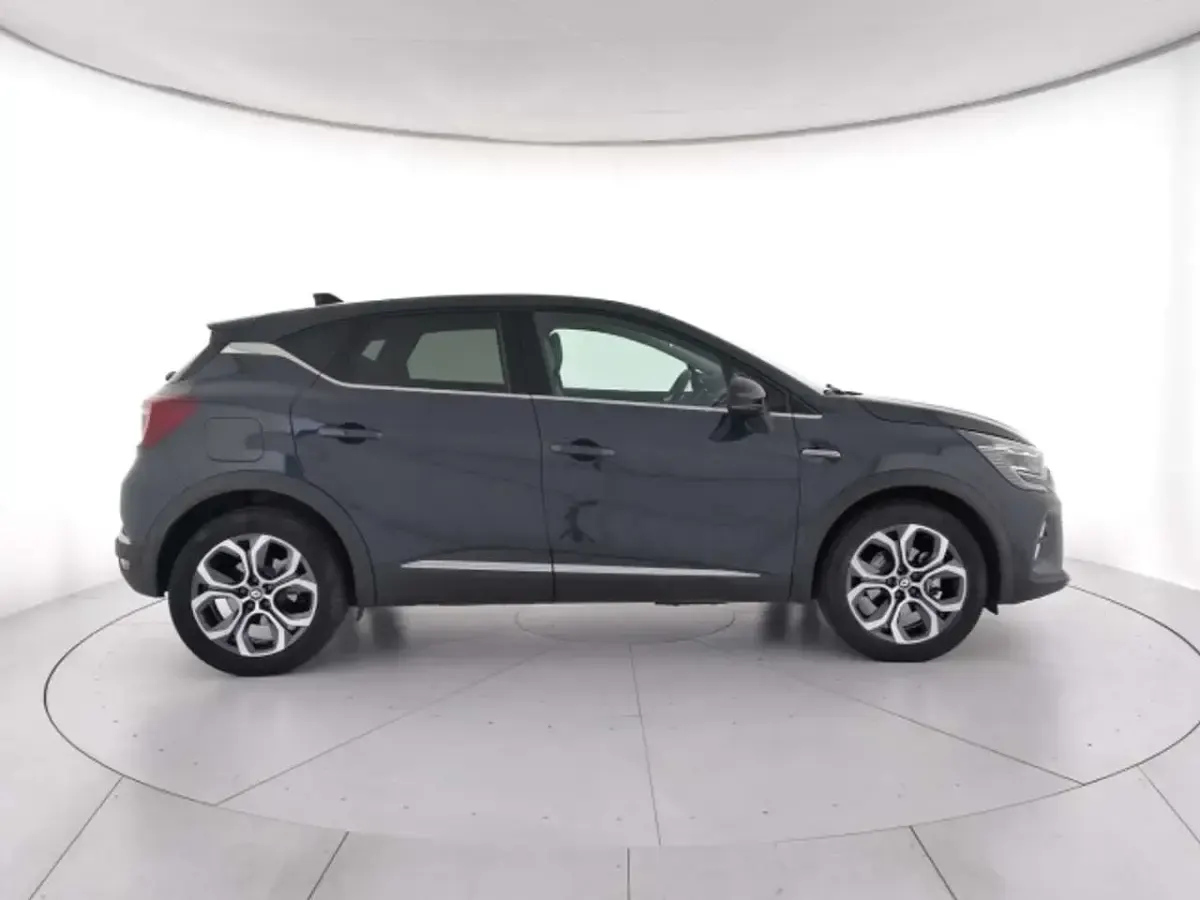 Usata Renault Captur Techno 92 CV (67 kW) 2023 Blu marine SUV