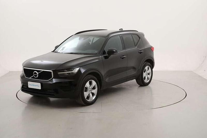 Nero Usata 2022 Volvo XC40 Momentum SUV | 19.290 € (Ottimo prezzo) - Immagine 1/4