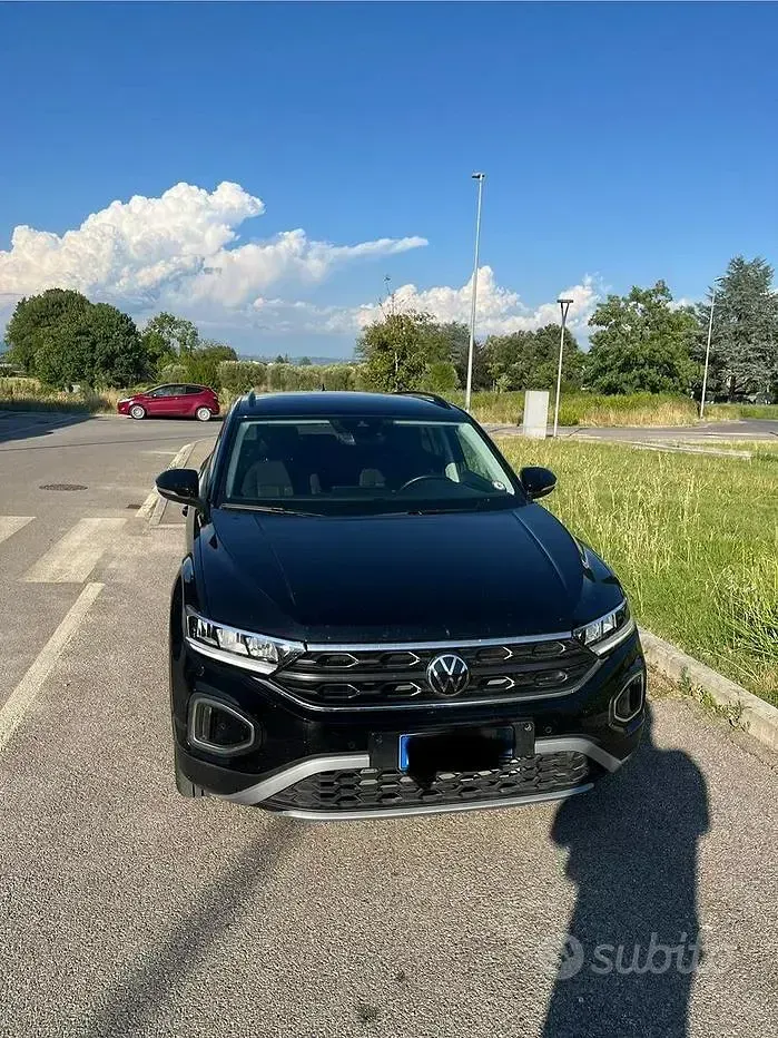 Usata VW T-Roc 116 CV (85 kW) 2024 Nero SUV