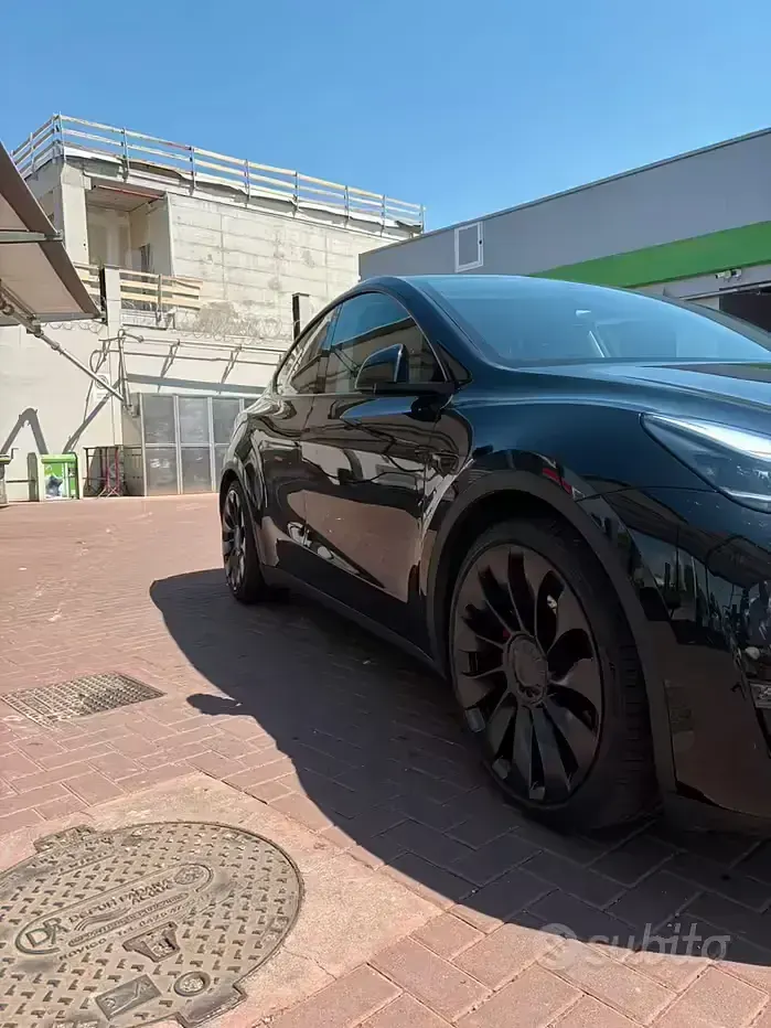 Usata Tesla Model Y Performance 185 kW (252 CV) 2023 SUV