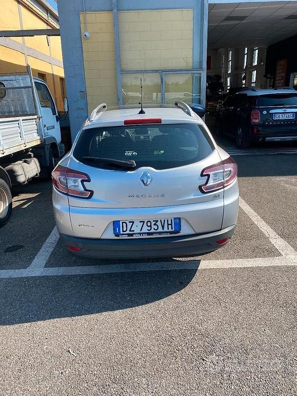 Usata Renault Mégane III 110 CV (80 kW) 2010 Grigio Station wagon