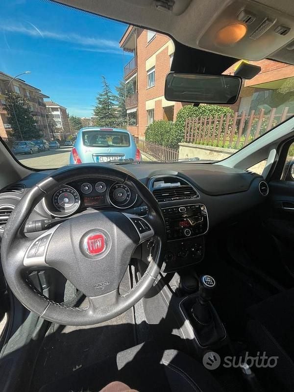 Usata Fiat Punto 105 CV (77 kW) 2015 Blu Utilitaria