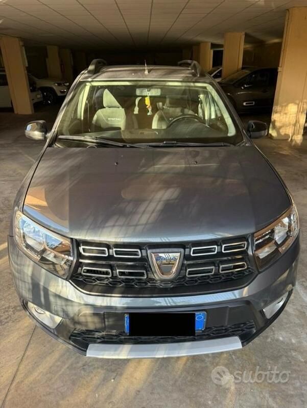 Usata Dacia Sandero 90 CV (66 kW) 2018 Grigio Utilitaria