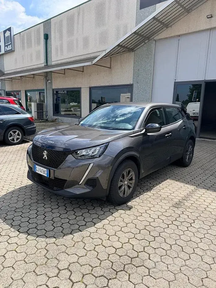 Usata Peugeot 2008 Active 101 CV (74 kW) 2022 Grigio SUV