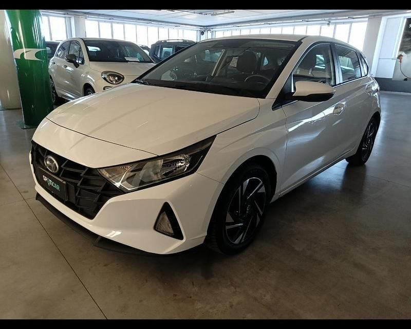 Bianco Usata 2023 Hyundai i20 Due volumi | 14.950 € (Buon prezzo) - Immagine 1/4