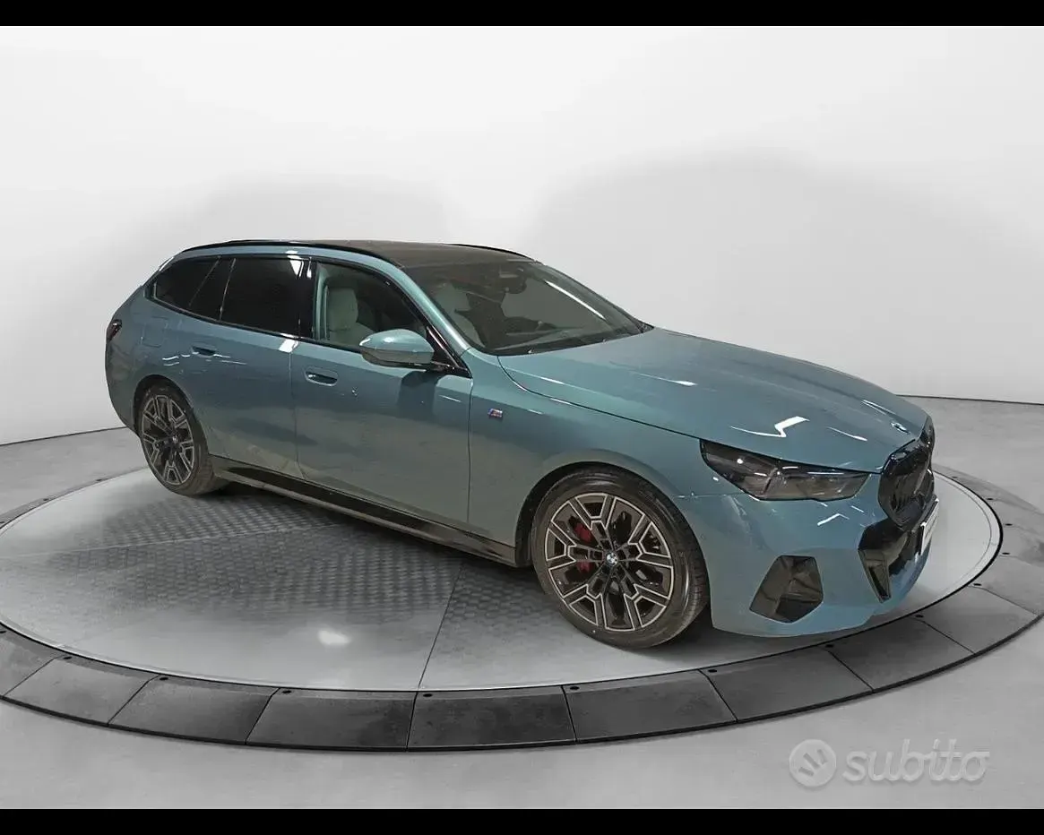 Usata BMW 540 M Sport 286 CV (210 kW) 2024 Verde Station wagon