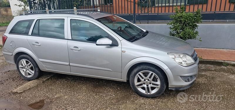 Usata Opel Astra 100 CV (73 kW) 2007 Grigio Station wagon
