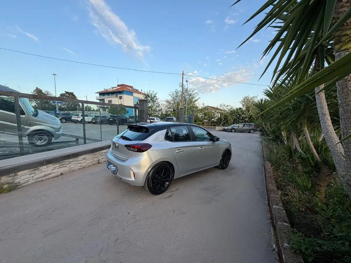 Usata Opel Corsa Elegance 75 CV (55 kW) 2023 Utilitaria