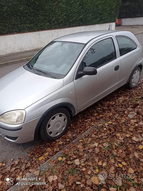 Grigio Usata 2005 Opel Corsa | 1000 € - Immagine 1/1
