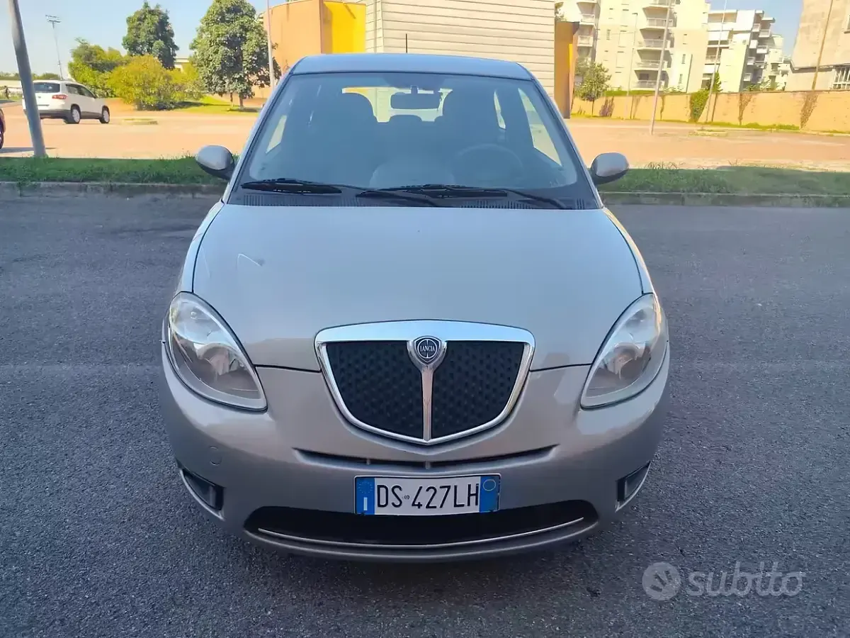 Usata Lancia Ypsilon 60 CV (44 kW) 2008 Marrone Utilitaria