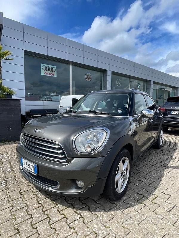 Begagnad Mini Cooper D Countryman 111 HK (81 kW) 2014 Grå SUV