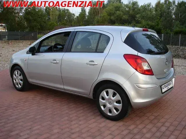 Usata Opel Corsa 75 CV (55 kW) 2013 Grigio Utilitaria