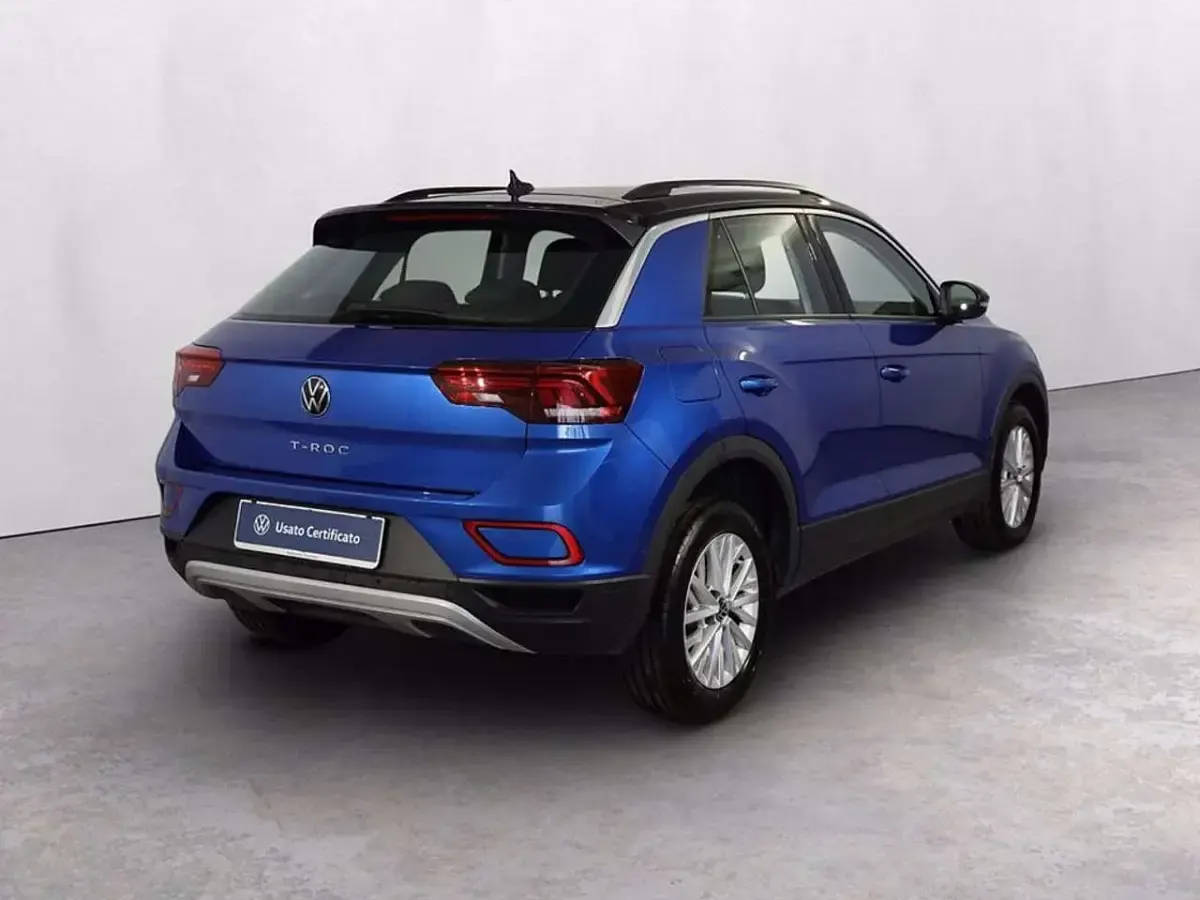 Usata VW T-Roc Life 116 CV (85 kW) 2022 Ravenna blue metallizzato deep SUV