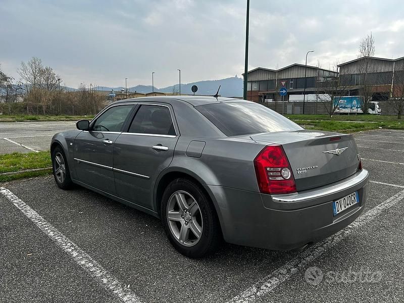 Usata Chrysler 300C 218 CV (160 kW) 2009 Grigio Berlina