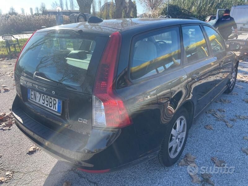 Usata Volvo V50 Kinetic 115 CV (84 kW) 2012 Nero Station wagon