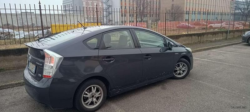 Usata Toyota Prius 72 CV (52 kW) 2004 Utilitaria