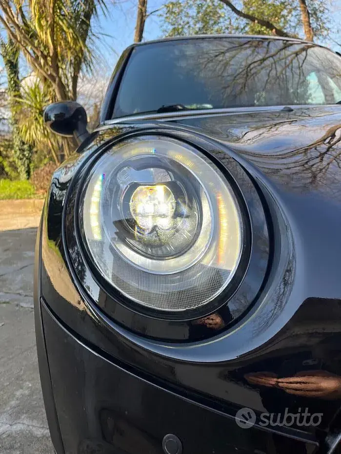 Begagnad Mini One D 95 HK (69 kW) 2018 Svart Halvkombi