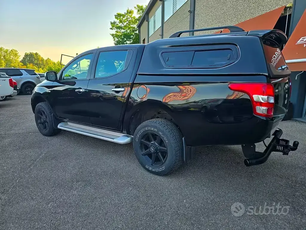 Usata Mitsubishi L200 Invite 154 CV (113 kW) 2017 Nero Pick-up