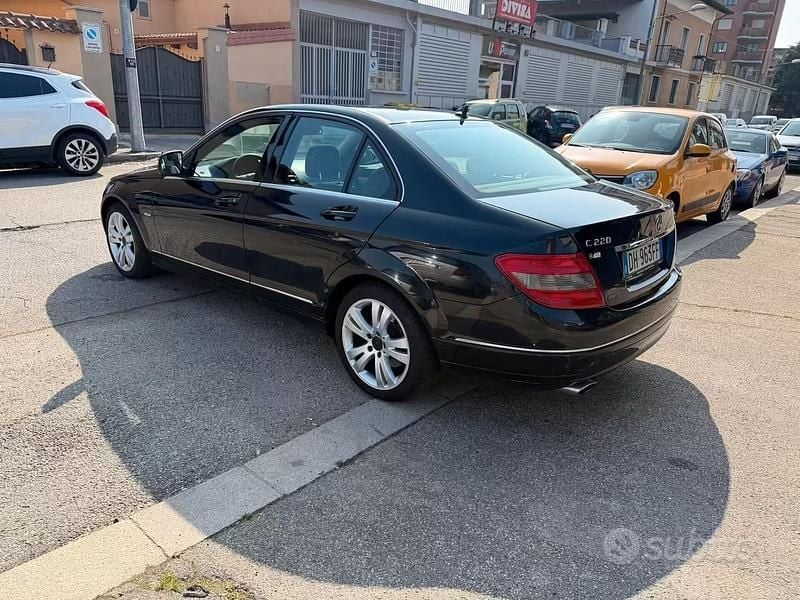 Usata Mercedes C220 Avantgarde 170 CV (125 kW) 2007 Nero Berlina