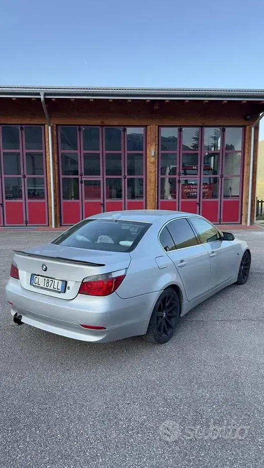 Usata BMW 530 M Sport 218 CV (160 kW) 2004 Grigio Berlina