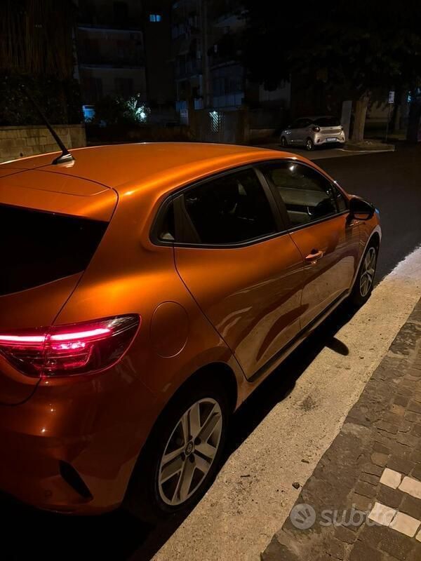 Usata Renault Clio V Evolution 101 CV (74 kW) 2025 Berlina