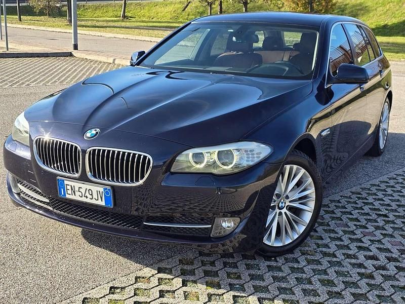 Blu/azzurro Usata 2012 BMW 520 M Sport Station wagon | 8000 € (Super prezzo) - Immagine 1/4