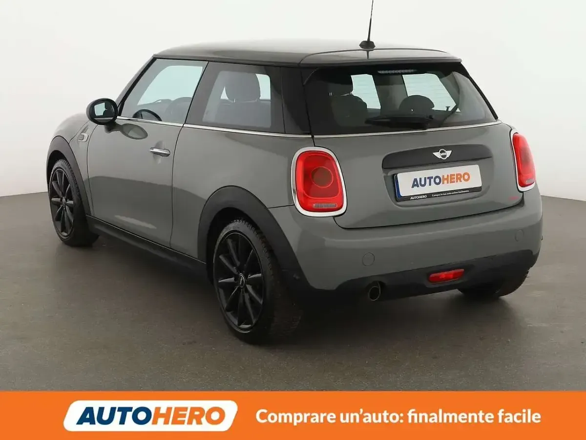 Usata Mini ONE 102 CV (75 kW) 2017 Grigio Utilitaria