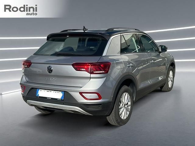 Usata VW T-Roc Life 150 CV (110 kW) 2023 Argento SUV