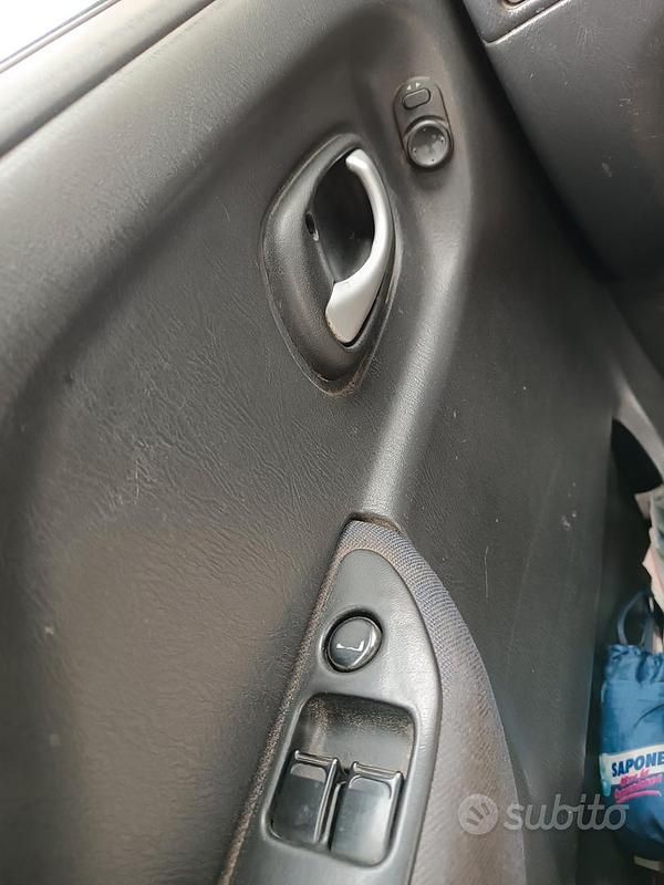 Usata Opel Agila 2004 Grigio Monovolume