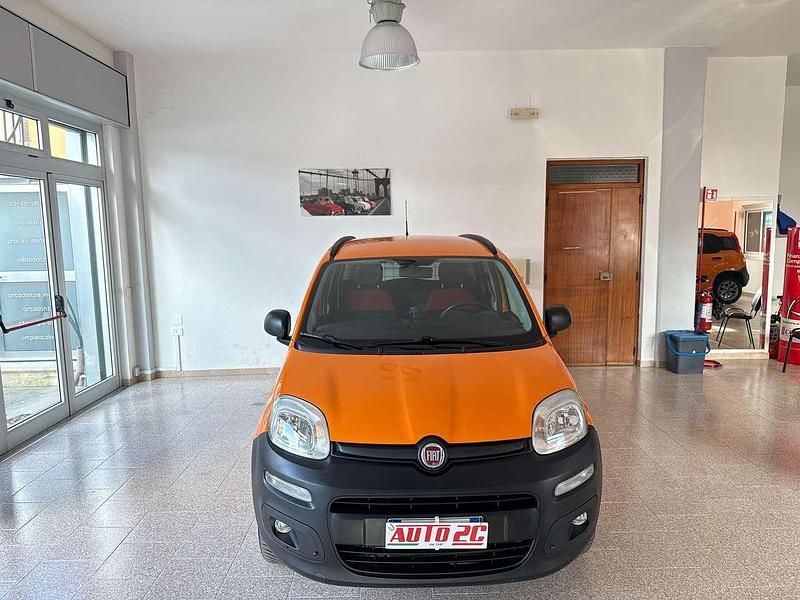 Usado Fiat Panda 4x4 S 80 CV (58 kW) 2017 Naranja Utilitario