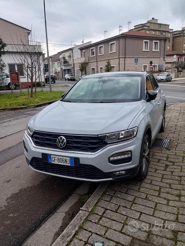 Usata VW T-Roc Business 150 CV (110 kW) 2021 Grigio SUV
