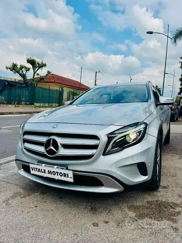 Gebraucht Mercedes GLA220 Premium 170 PS (125 kW) 2014 Grau SUV